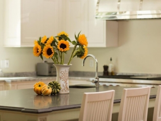 行業新聞濕度過高對倉庫物品保存的影響